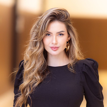 Amanda Girotto - Referência nacional em comportamento humano e posicionamento estratégico. 